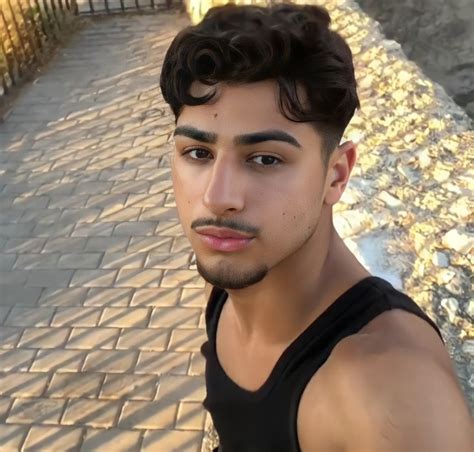 Estill hispanic single men